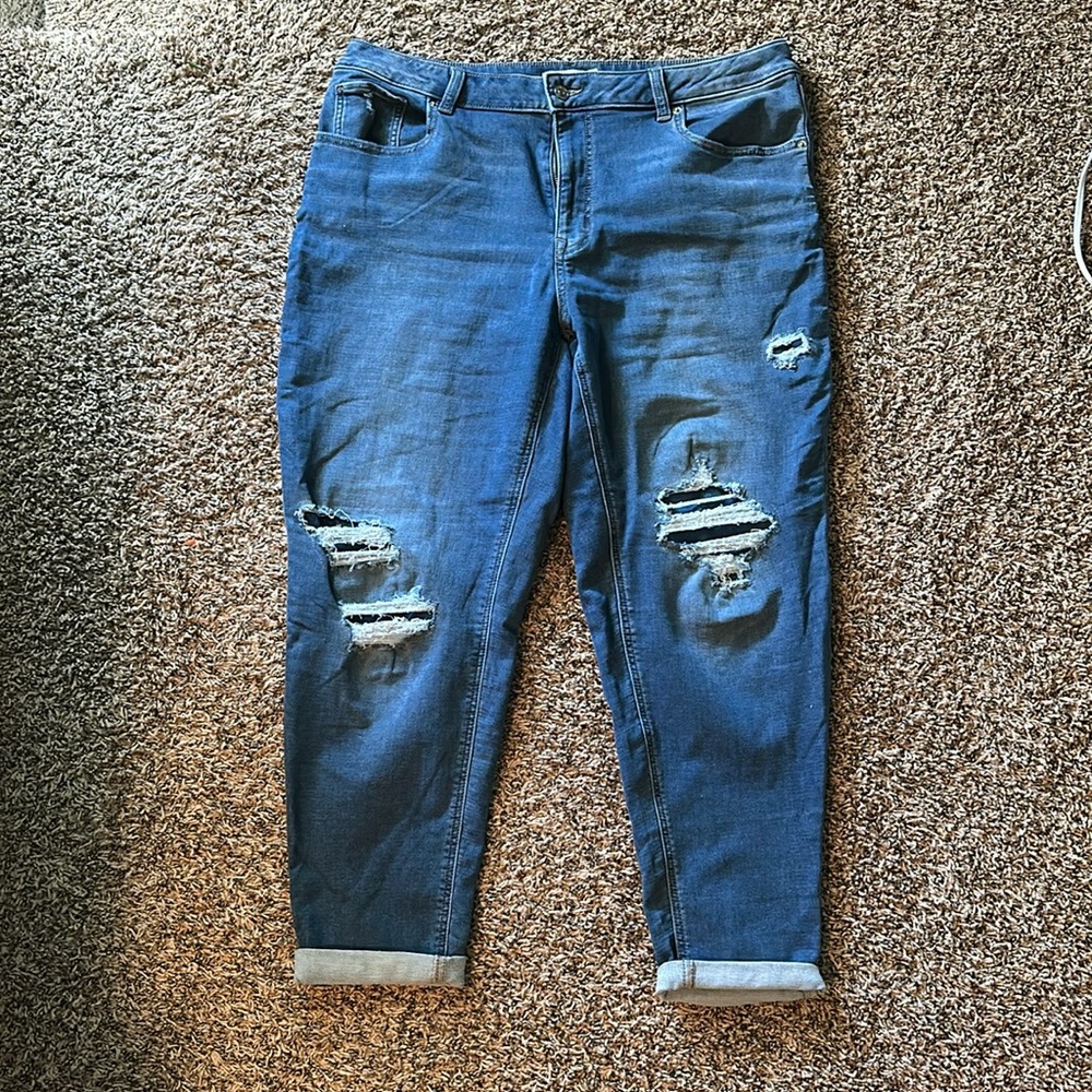 Maurices M Jeans. Size 16W. High rise.